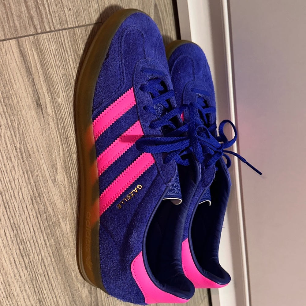 Adidas gazelle women’s size 9